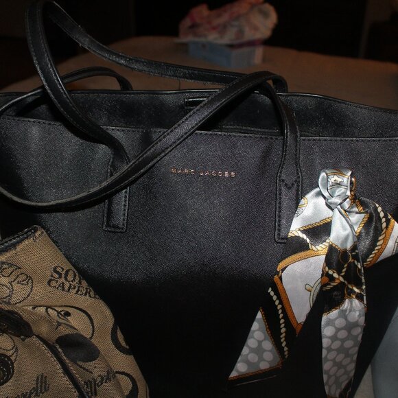 Purse Bundle ~ 23 bags and wallets ~ Coach, MK, Fossil, Marc Jacobs and more - Picture 6 of 16